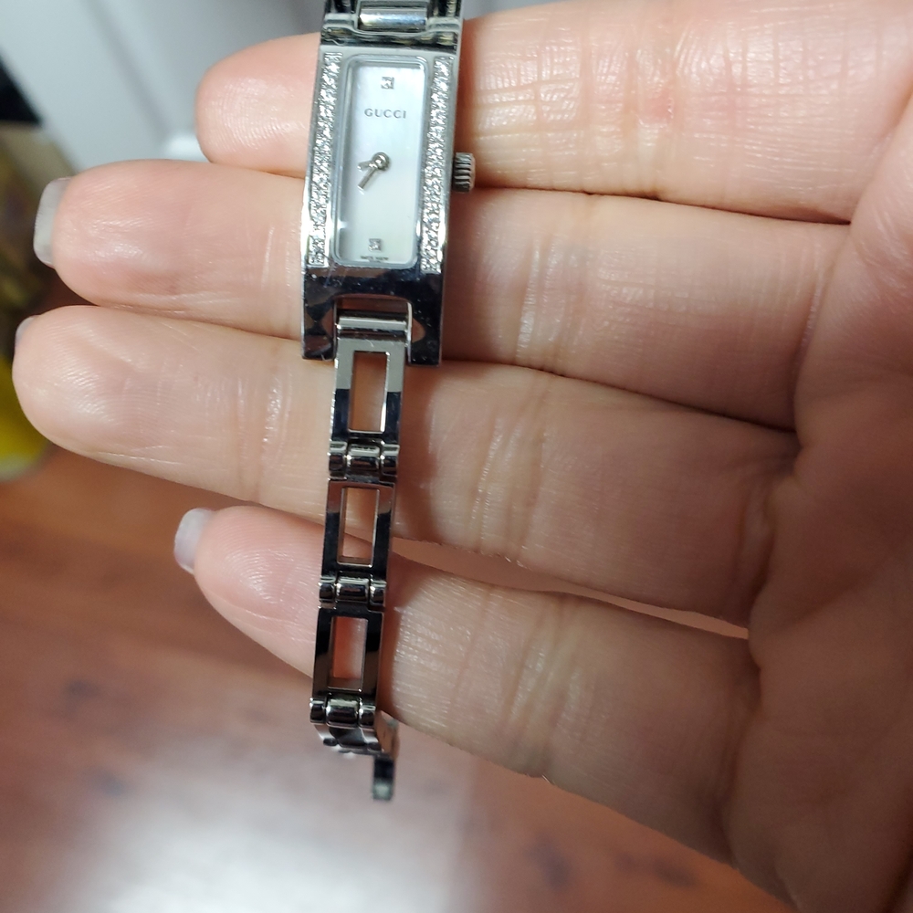 Gucci 3900 YA039512 factory Diamond mop dial Watch - Picture 2 of 3